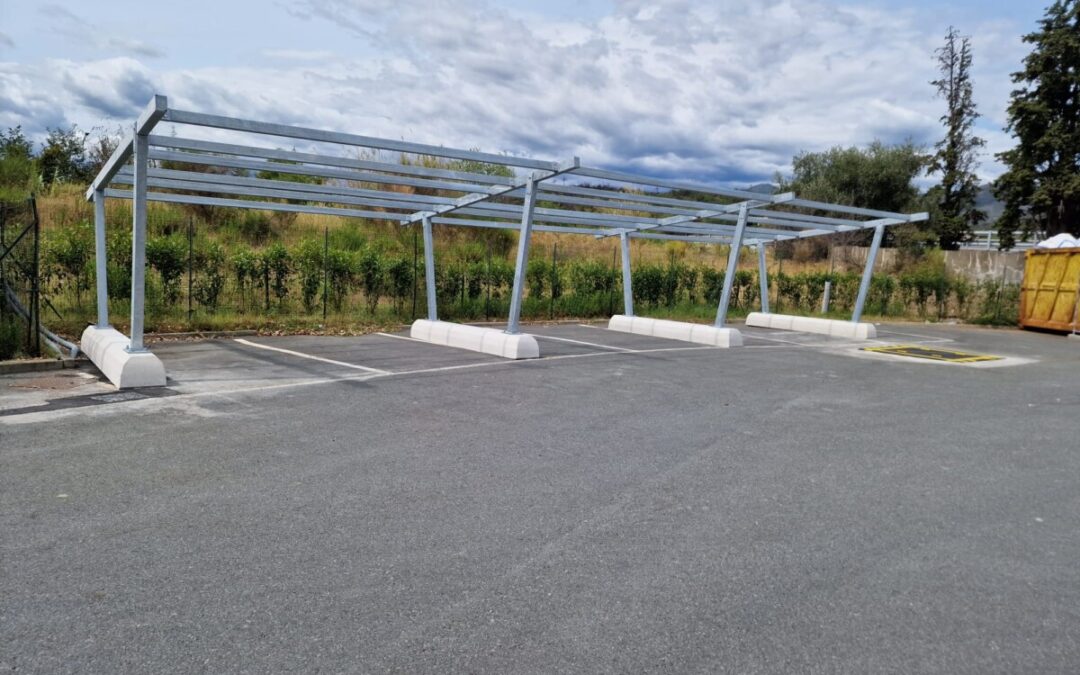 Pensilina fotovoltaica a 2 montanti