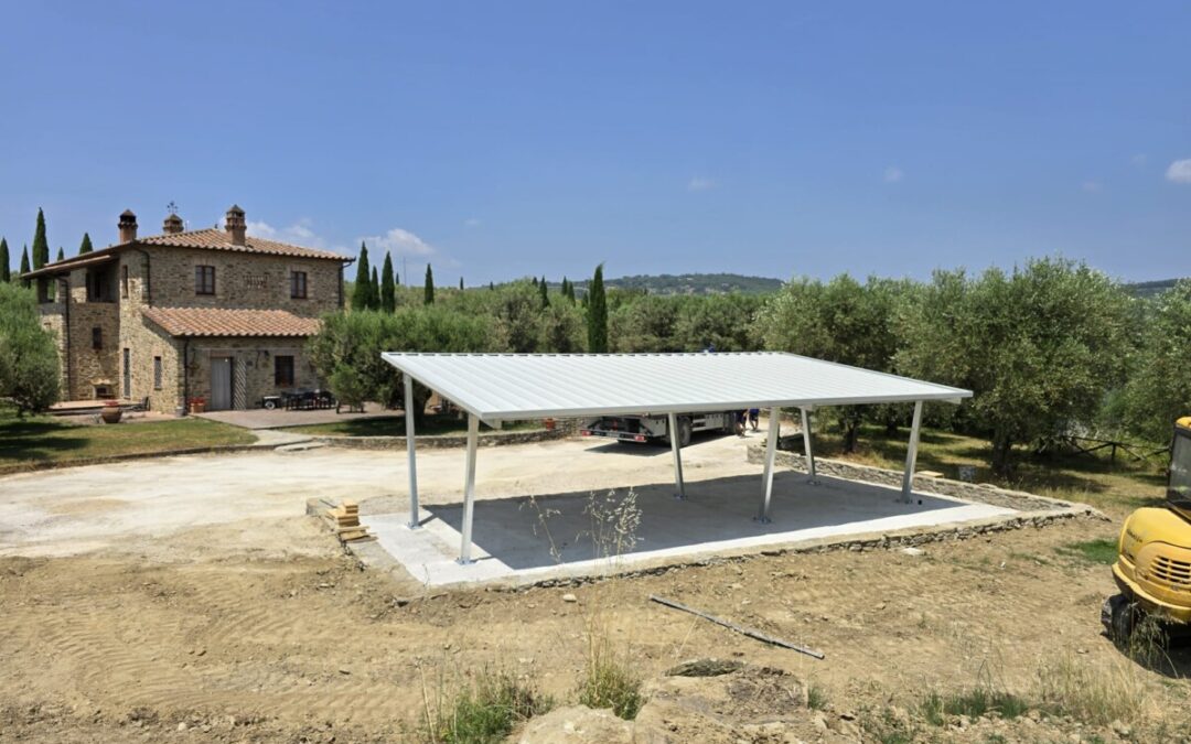 Struttura 2 montanti 10×5,4 con pannello sandwich