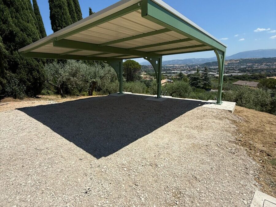 Pensilina a sbalzo modello motivo Laser zincata a caldo e verniciata a polvere Ral 6011